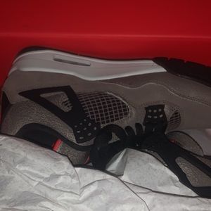 Worn 3x in very good condition need gone ASAP